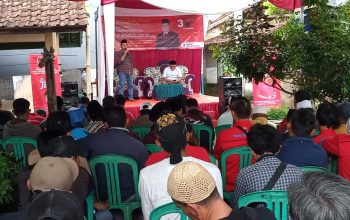 Anggota Komisi V DPRD Provinsi Jawa Barat (Jabar), Muhammad Jaenudin menggelar sosialisasi penyebarluasan Peraturan daerah (Perda) Pesantren di desa Girijaya Kecamatan Nagrak Kabupaten Sukabumi.