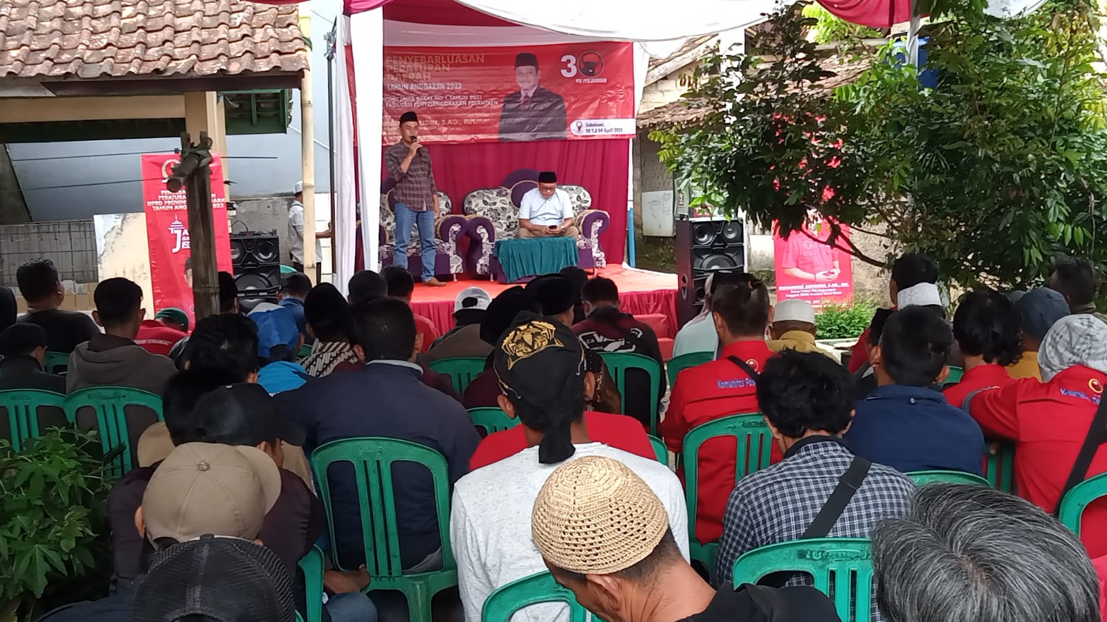 Anggota Komisi V DPRD Provinsi Jawa Barat (Jabar), Muhammad Jaenudin menggelar sosialisasi penyebarluasan Peraturan daerah (Perda) Pesantren di desa Girijaya Kecamatan Nagrak Kabupaten Sukabumi.