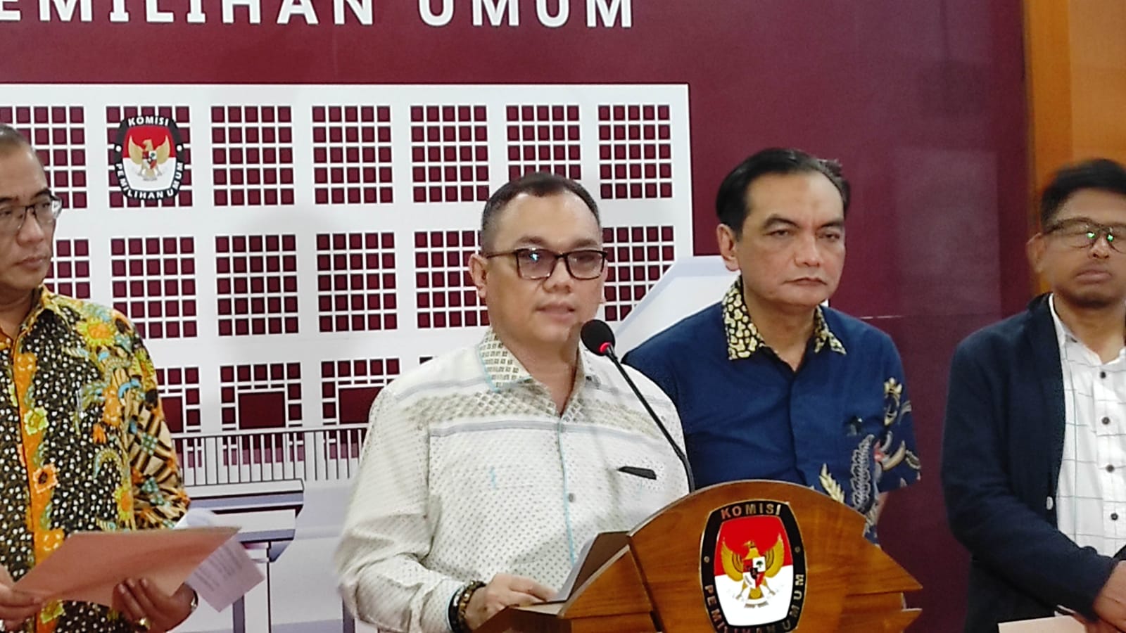 Komisioner KPU RI, Parsadaan Harahap