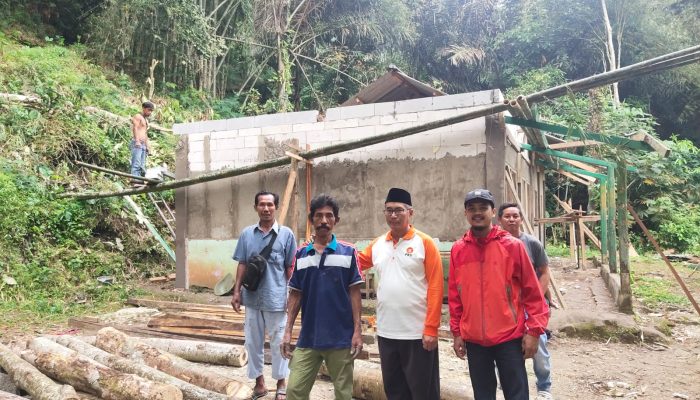 Datang ke Jampang Tengah, Abdul Muiz Tinjau Rehab MDTA dan Masjid At Taqwa Cibangkong