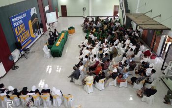 DIBINA : Kemenag Kabupaten Sukabumi, saat memberikan bimtek kepada para calon jamaah haji pada tahun 1444 H/2023 M.(FOTO: UNTUK RADAR SUKABUMI)