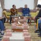 SAMBUTAN: Sekda Kabupaten Sukabumi Ade Suryaman, saat audensi bersama perwakilan Pemprov Jabar untuk pelaksanaan Cycling de Jabar 2023 di Gedung Negara Pendopo Sukabumi, tepatnya di ruas Jalan Raya Ahmad Yani, Kecamatan Warudoyong, Kota Sukabumi pada Kamis (25/05).(FOTO: UNTUK RADAR SUKABUMI)