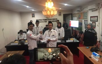 pendaftaran pengajuan Bakal Calon Anggota Legislatif (Bacaleg) dikembalikan, KPU Kabupaten Sukabumi akhirnya menerima pendaftaran Bacaleg Partai Bulan Bintang (PBB) pada Minggu (14/05/2023).