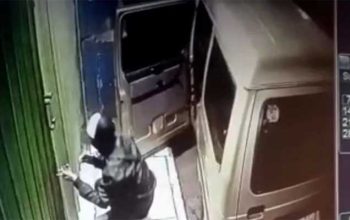 Maling di Cianjur Terekam CCTV