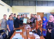 Anggota Komisi II DPRD Jawa Barat Hendar Darsono kembali melakukan silaturahmi dan kunjungan kerja ke Badan Penyelesaian Sengketa Konsumen (BPSK) Kabupaten Sukabumi.