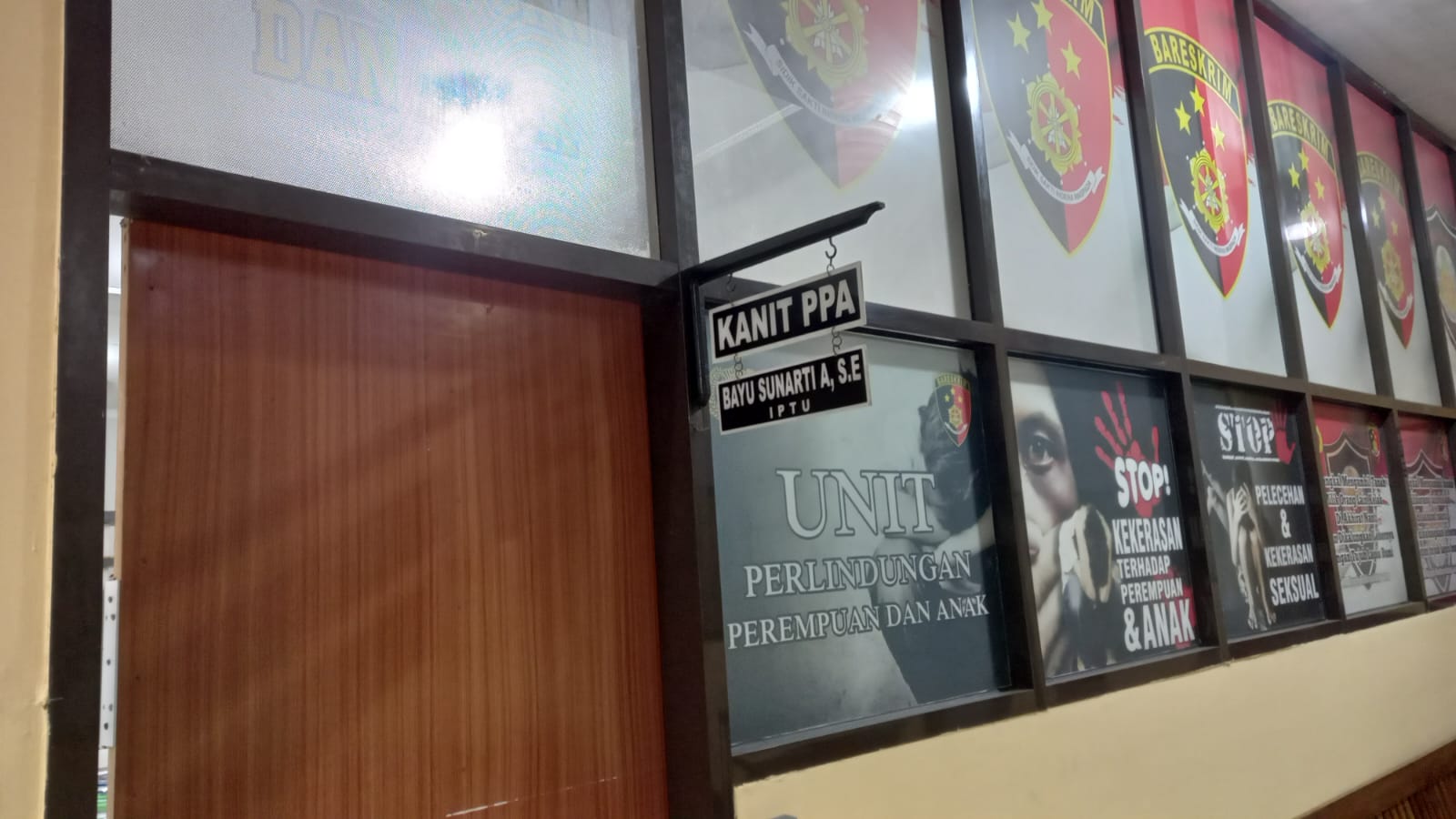 Seorang remaja yang mengaku sebagai tukang ojeg nyaris dihakimi warga di Desa Cidadap Kecamatan Simpenan, Kabupaten Sukabumi Rabu (24/05/2023).