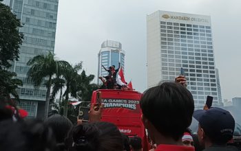 Bus arak-arakan Timnas Indonesia U-22 telah melintasi Bundaran HI-Disway.id/Anisha Aprilia-
