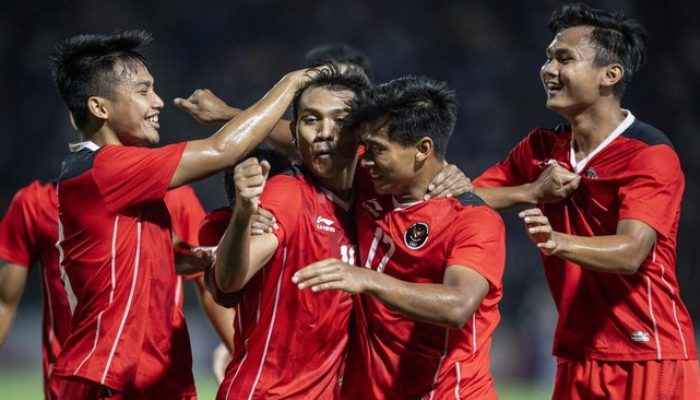 10 Pemain Timnas Indonesia Tumbangkan Vietnam 3-2, Garuda Muda Lolos ke Final