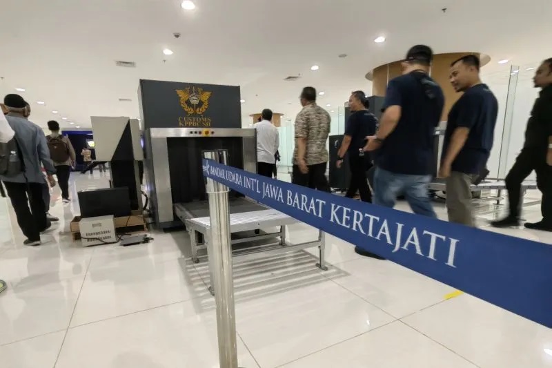 Suasana di Bandara Kertajati, Majalengka, Jawa Barat, yang dipersiapkan untuk pemberangkatan jamaah calon haji, Jumat (5/5/2023).