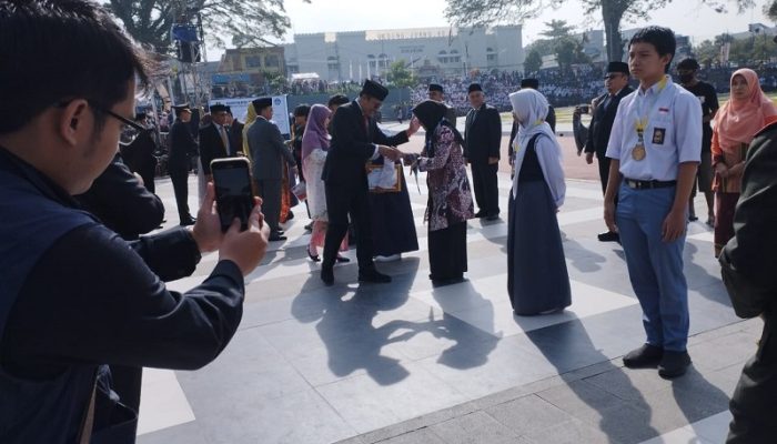 Diganjar Penghargaan, Guru Cantik asal Sukabumi Ciptakan Inovasi Ruang BK Digital