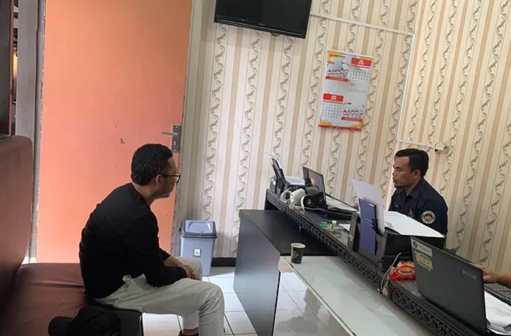 Anggota DPRD Kota Sukabumi berinisial I.R.T. sedang menjalani pemeriksaan di Mapolres Sukabumi Kota. (Humas Polres Sukabumi Kota)