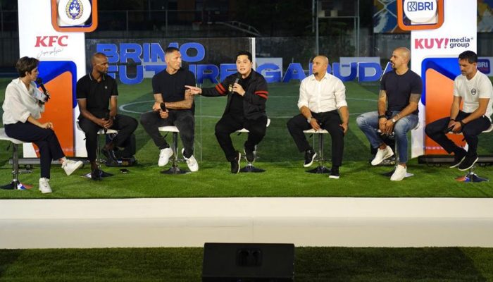 Lima Legenda Sepakbola Dunia Latih Pemain Muda Timnas, Roberto Carlos Hingga Abidal