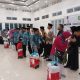 ANTUSIAS: Sejumlah Calhaj Kota Sukabumi saat hendak diberangkatkan di Gedung Gedung Harsa, Jalur Lingkar Selasatan, Kota Sukabumi, Selasa (6/6).(foto : Bambang Radar Sukabumi)