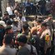 MENJELASKAN : Kepala Sekretariat Bawaslu Kabupaten Anzar Kusnandar saat memberikan penjelasan soal dugaan korupsi dana hibah Pilkada. 