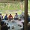 Kadiskan saat lakukan lakukan sosialisasi Nomor Induk Berusaha (NIB) di Kampung Arwana, Desa Gunungendut, Kecamatan Kalapanunggal. Kamis, (15/6).(FOTO : ISTIMEWA/ RADARSUKABUMI)