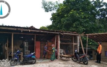 Bangunan rusak akibat angin kencang di Kecamatan Sukajaya, Kabupaten Bogor, Jawa Barat, Senin (19/6/2023). (BPBD Kabupaten Bogor)