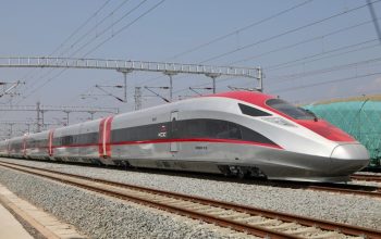 Rasakan Naik Kereta Cepat, Menko Marves Luhut: Nyaman, Jakarta Bandung Hanya 45 Menit-KCIC-
