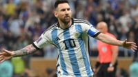 Selebrasi Messi setelah cetak gol untuk Argentina di final Piala Dunia 2022. -Twitter/@FIFAWorldCup-