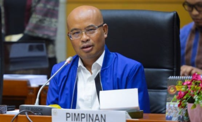 Desmond J Mahesa Meninggal Dunia