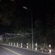 PADAM : Kondisi lampu PJU di tanjakan Sukawayana, Desa/ Kecamatan Cikakak padam.(FOTO : NANDI/ RADARSUKABUMI)