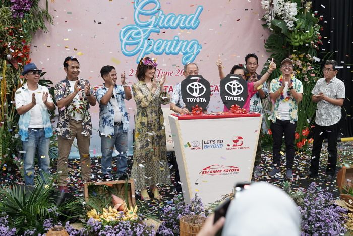 grand opening Selamat Toyota Bodi & Cat Sukabumi