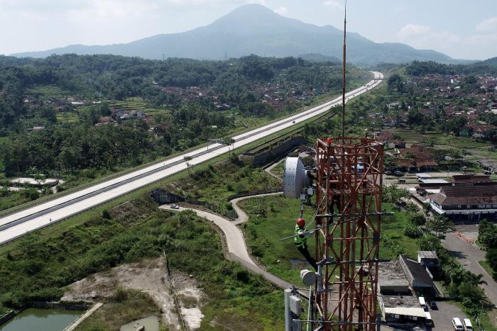 JARINGAN 4G XL AXIATA DI TOL CISUMDAWU
