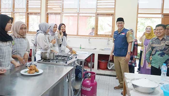 Wali Kota Sukabumi, Achmad Fahmi