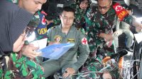 EVAKUASI MEDIS UDARA : Lanud Atang Sendjaja (Ats) melaksanakan latihan Evakuasi Medis Udara (EMU) dalam rangka Latihan Dukungan Kesehatan pada korban gempa dan Evakuasi Medis Udara, Rabu (14/6/2023).(foto : ist)