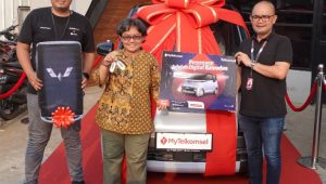 Pelanggan Telkomsel Asal Tangerang Menang Mobil Gratis dari Program Jelajah Digital 2023