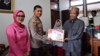 Kapolres Sukabumi Kota Sambangi Purnawirawan Penderita Sakit Menahun