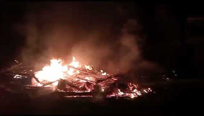 Rumah warga surade Kabupaten Sukabumi ludes terbakar.