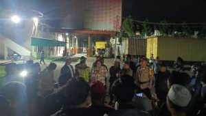 Warga Cicurug Sukabumi Demo PT Mulia Cemerlang Abadi, Malam Takbiran Idul Adha Masih Ada Aktivitas Lembur