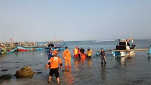 Wisatawan Tenggelam di Pantai Ciracap Sukabumi Ditemukan Meninggal Dunia