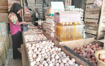 pedagag telur di Pasar Tradisional Kota Sukabumi