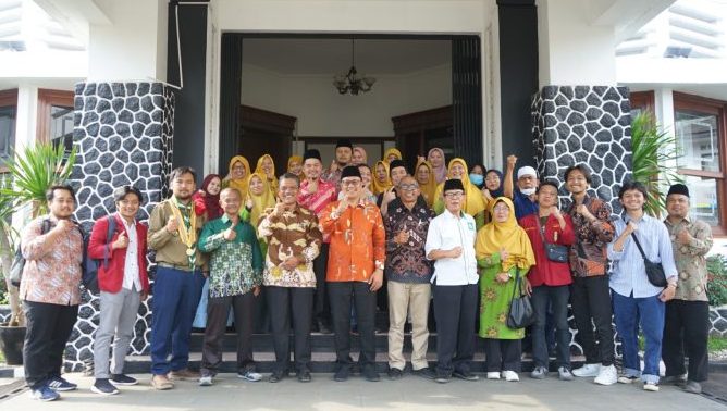 AUDIENSI PANITIA Musyda ke-1 Muhammadiyah Kota Sukabumi ke Wali Kota Sukabumi