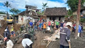 Sinergits TNI dengan Warga Binaan pada Kegiatan TMMD le 116 Wilayah Kodim 0607/Kota Sukabumi