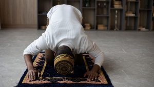 Tata Cara Sholat Hajat, serta Doa dan Bacaan Zikir