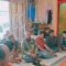 BELASUNGKAWA: Plt Kepala Dinas Pendidikan Kabupaten Sukabumi, Jujun Juaeni, saat menyambangi rumah keluarga duka berinisial MA (13) seorang siswa pserta MPLS SMPN 1 Ciambar, yang dikabarkan meninggal dunia setelah tenggelam di sungai.