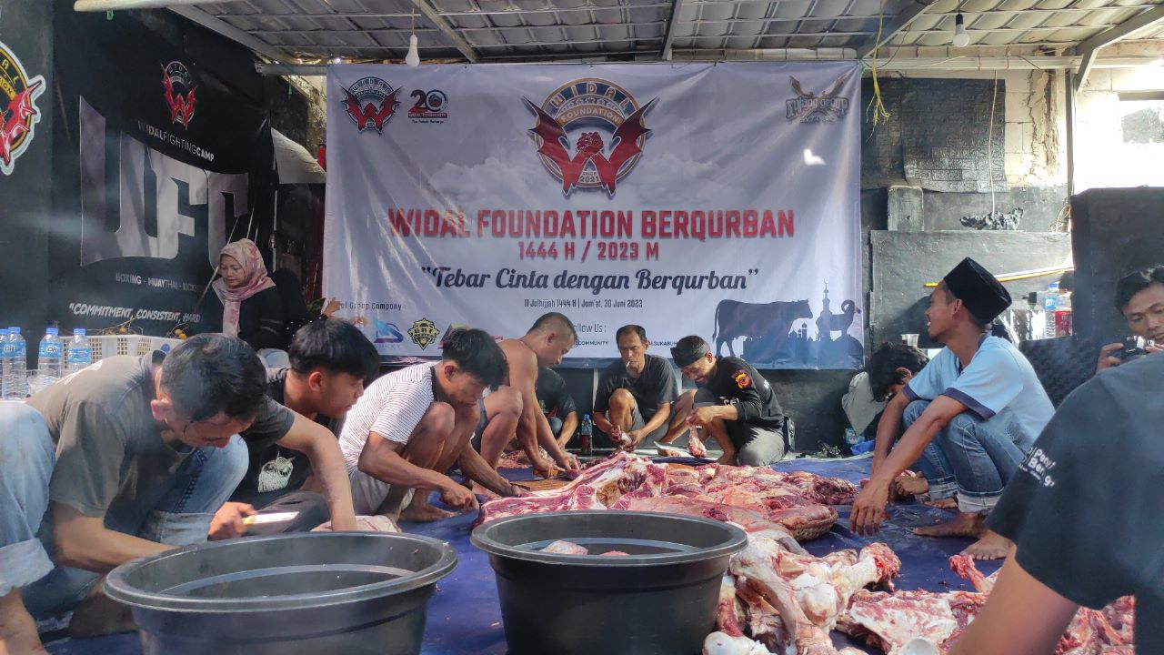 BERQURBAN : Widal Community melalui Widal Foundation melaksanakan Giat Widal Foundation BerQurban dengan Tema Tebar Cinta Dengan Berqurban. (FOTO : ist)