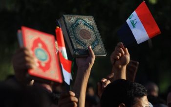 Orang-orang berkumpul untuk memprotes pembakaran Alquran di Denmark pada 22 Juli 2023 di Baghdad, Irak/Net