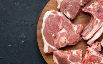 Cara makan daging kambing agar terhindar efek negatif bagi penderita kolestrol. -Daging Kambing/Freepik-