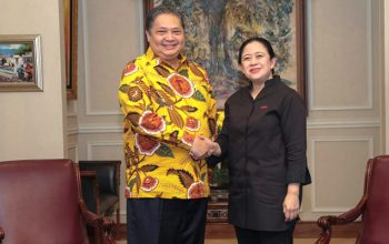 Ketua Umum Partai Golkar, Airlangga Hartarto, menerima kunjungan Ketua DPD PDI Perjuangan, Puan Maharani di kediamannya di bilangan Jakarta Selatan, Kamis (27/7)/Ist