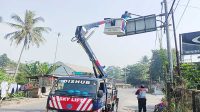 Respon Aduan Warga Kota Sukabumi, Dishub Perbaiki PJU Rusak