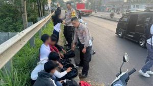 Enam Pelajar Sukabumi Diamankan Polisi, Bawa Gobang dan Celurit