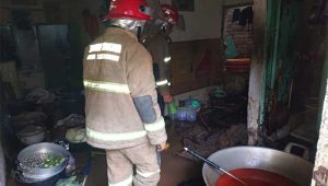 Rumah Warga Cisarua Kota Sukabumi Dilumat Si Jago Merah, Selang Gas Bocor