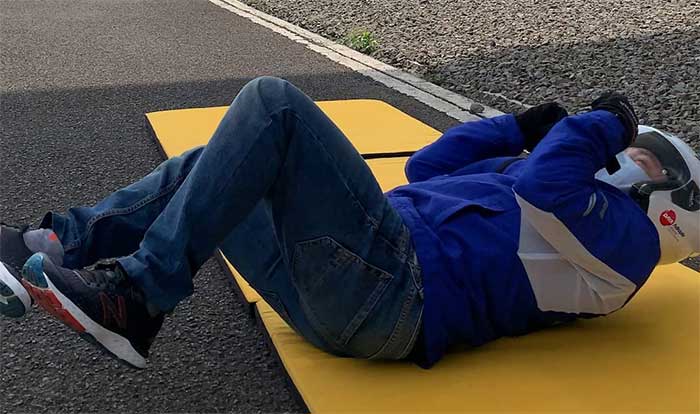 Teknik Aman Jika Terjatuh dari Sepeda Motor