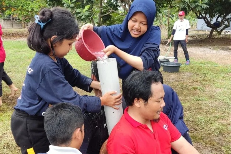 Kontingen Palang Merah Indonesia (PMI) Jawa Barat ditetapkan menjadi juara favorit pada wahana kepalangmerahan pada Jumpa, Bakti, Gembira (Jumbara)