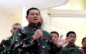Panglima TNI Laksamana TNI Yudo Margono saat memaparkan rencana Latihan Gabungan TNI 2023 di Sesko TNI, Kota Bandung