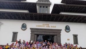 Dua dari Sukabumi, Sebanyak 141 personel PMR Kontingen PMI Jabar diberangkatkan ke Lampung