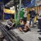 DIAMANKAN : Petugas Polsek Rayon Timur, saat mengamankan dua pemuda yang kedapatan bawa sabu dan sajam di Jalan Raya Baru Sukaraja, Kecamatan Sukaraja, Kabupaten Sukabumi pada Minggu (30/07) malam.(FOTO : UNTUK RADAR SUKABUMI)